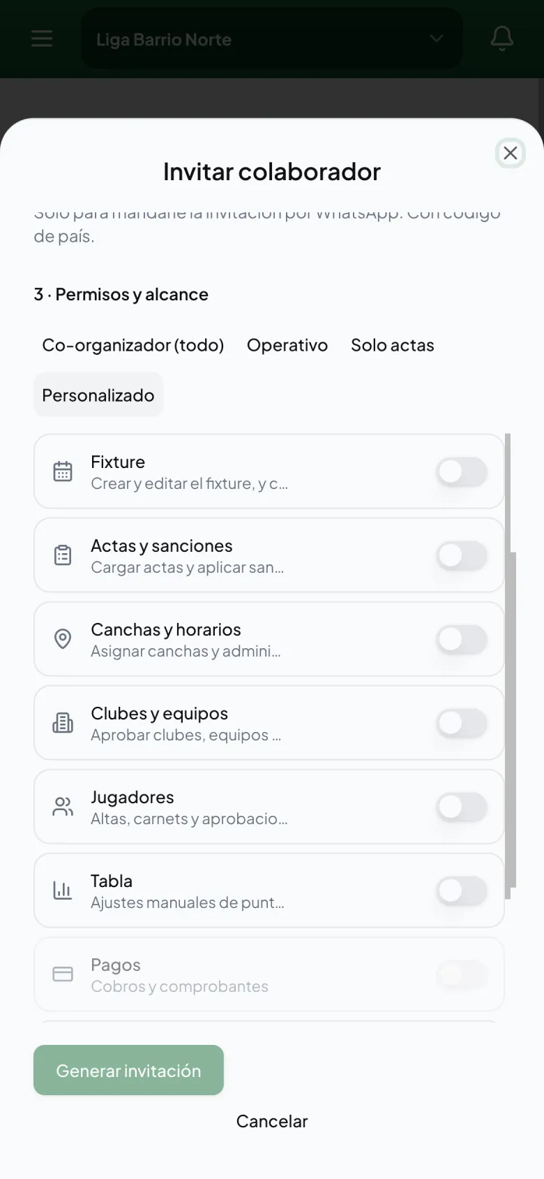 Invitación de colaborador en el celular: presets de permisos y los módulos con su interruptor.